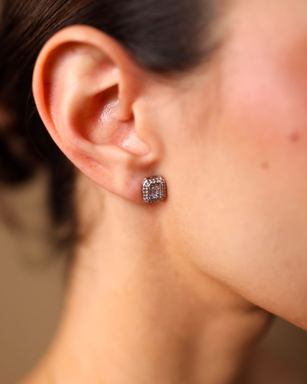 Pave stud